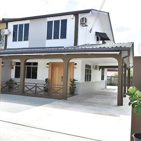 Rain Tree Homestay Bintulu Εξωτερικό φωτογραφία