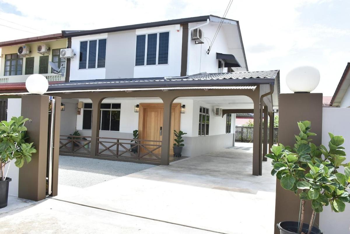 Rain Tree Homestay Bintulu Εξωτερικό φωτογραφία