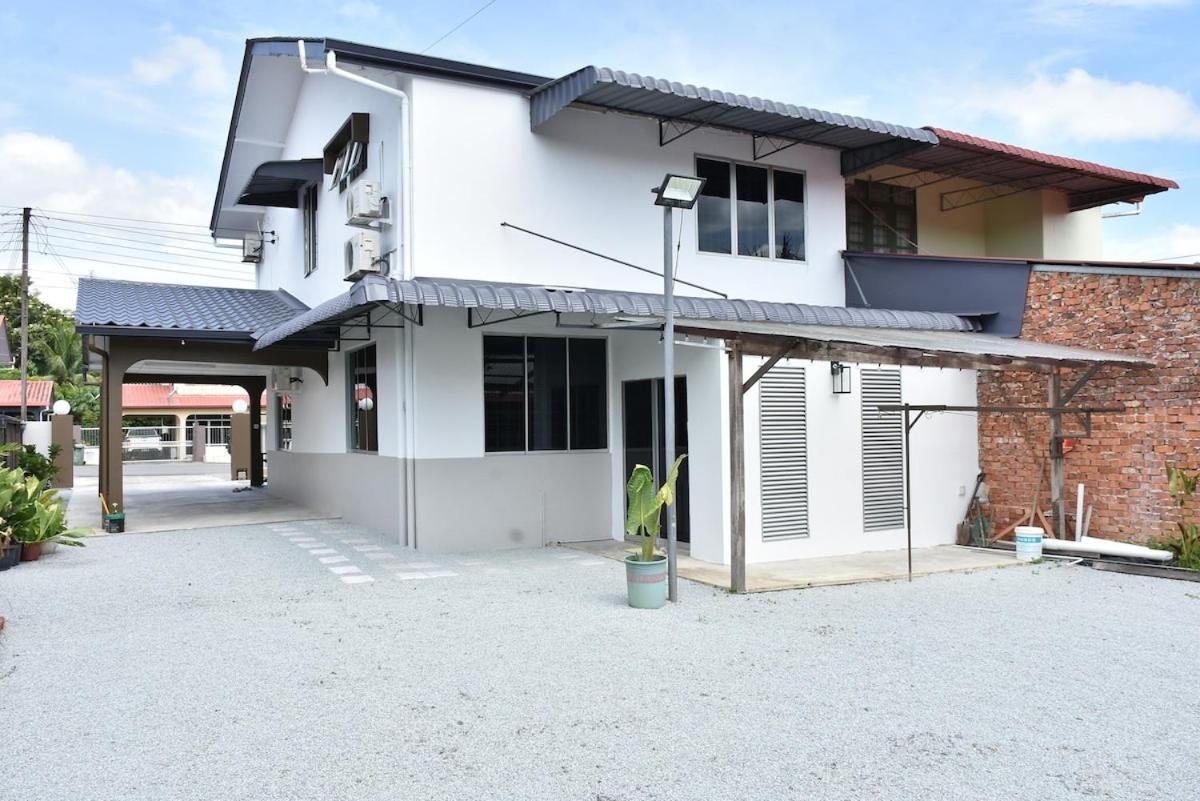Rain Tree Homestay Bintulu Εξωτερικό φωτογραφία