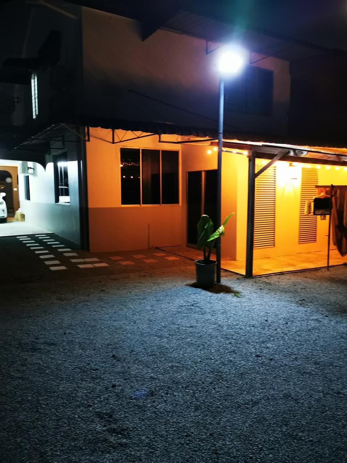 Rain Tree Homestay Bintulu Εξωτερικό φωτογραφία